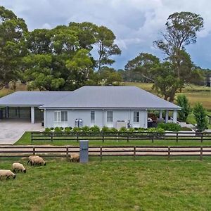 The Bunkhouse Villa Exeter Exterior photo