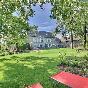 Le Jardin De Quercus Bed and Breakfast Bazouges-la-Pérouse Exterior photo