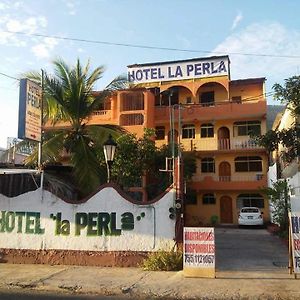 La Perla Hotel Zihuatanejo Exterior photo