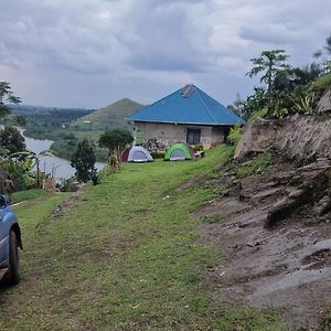 Saka Laka Lejlighed Fort Portal Exterior photo