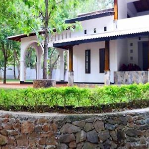 Grand Kalundawa Resort Sigiriya Exterior photo