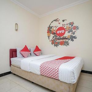 Oyo 448 Hotel Central Palembang Exterior photo