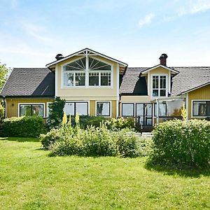 Five-Bedroom Holiday Home In Moerbylanga Exterior photo