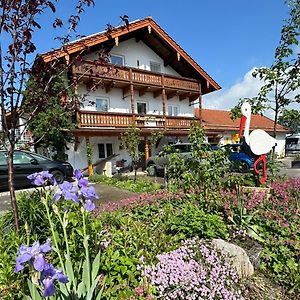 Ihre Ferienwohnung Bayrisch Mehr... Gstadt am Chiemsee Exterior photo