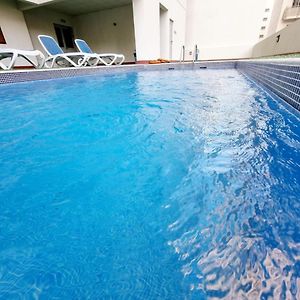 Elegant Classic 1Br With Pool And Gym Hotel Manama Exterior photo