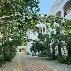 Dinh Gia Palace Hotel Nam Giao Exterior photo