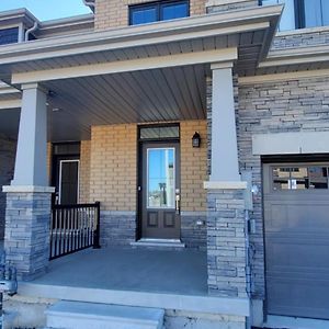 Brand New Townhouse Minutes To Niagra Falls Lejlighed Thorold Exterior photo