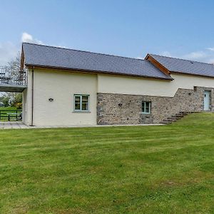 Cwmhyfryd Villa Llanllwchaiarn Exterior photo