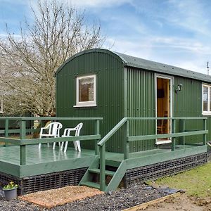 Shepherds Hut 1 At Laddingford - Uk32531 Villa Yalding Exterior photo