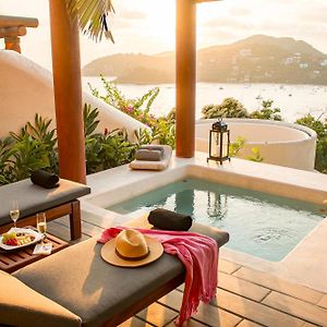 Tentaciones Hotel & Lounge Pool - Adults Only Zihuatanejo Exterior photo