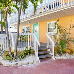 Sun Kiss Villa Bradenton Beach Exterior photo