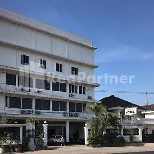 Hotel Gamary Redpartner Sidorejo Pasuruan Exterior photo