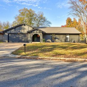 Nestled In The Desirable Heatherridge Addition Villa Tulsa Exterior photo