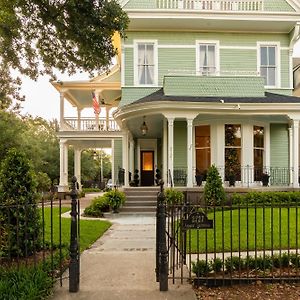 Grand Victorian Bed & Breakfast Bed and Breakfast New Orleans Exterior photo