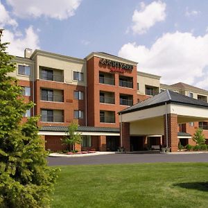 Courtyard By Marriott Akron Stow Hotel Exterior photo