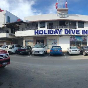 Oyo 90576 Holiday Dive Inn Semporna Exterior photo