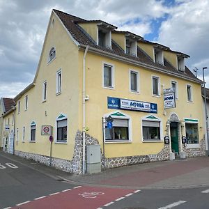 Family And Friends Dannstadt Hotel Exterior photo