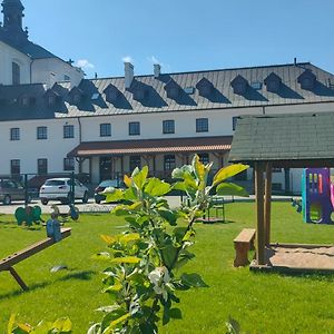 Centrum Dialogu Kultur Hotel Węgrów Exterior photo