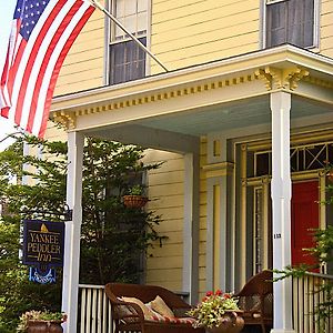 Yankee Peddler Inn Newport Tower Exterior photo