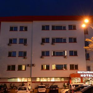 Hotel Select Tulcea Exterior photo