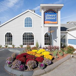 Howard Johnson By Wyndham Mystic Hotel Exterior photo