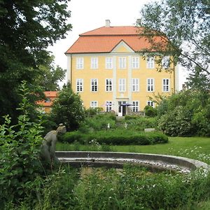 Jagdschloss Quitzin Bed and Breakfast Grimmen Exterior photo