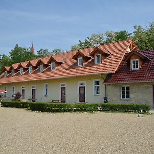 Stara Fara Hotel Chržín Exterior photo