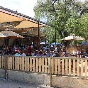 The Priory Hotel Dongara Exterior photo