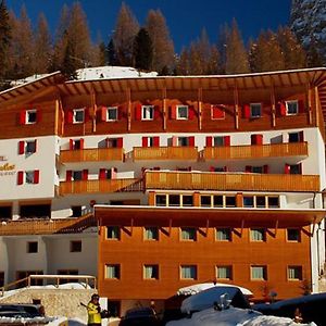 Hotel Meisules Sëlva di Val Gardena Exterior photo