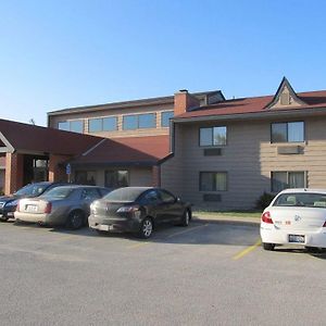 Tivoli Inn And Suites Elk Horn Exterior photo