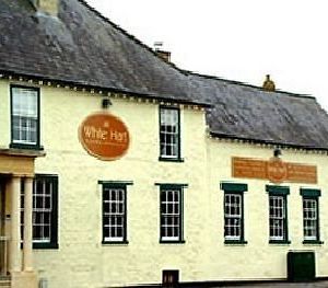 The White Hart Inn Calne Exterior photo