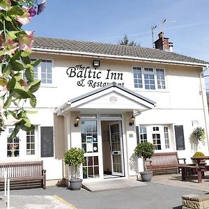 The Baltic Inn & Restaurant Pontyates Exterior photo