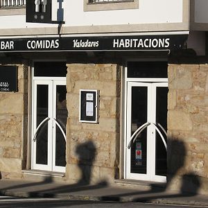 Hostal Valadares Hotel Noia Exterior photo