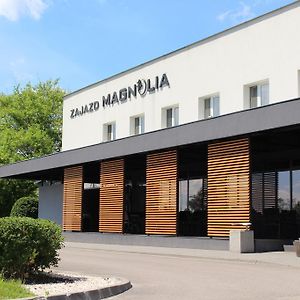 Zajazd Magnolia-Airport Modlin Hotel Pomiechówek Exterior photo