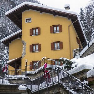 Valdigiust Hotel Campodolcino Exterior photo