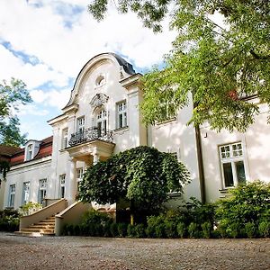 Palac Zdunowo Lejlighedshotel Załuski Exterior photo