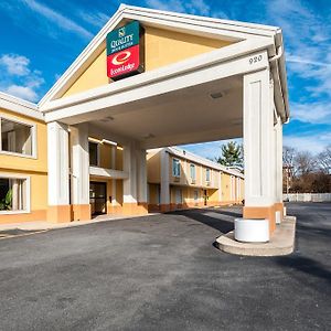 Econo Lodge Hagerstown I-81 Exterior photo