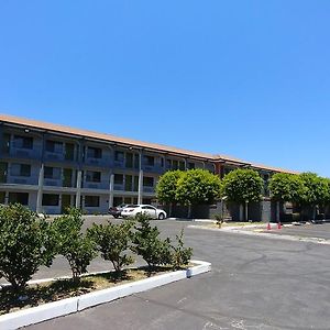 Travelodge By Wyndham Artesia Exterior photo