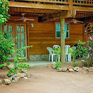 Blue Island Divers Casa Descanso Lejlighed Sandy Bay Exterior photo