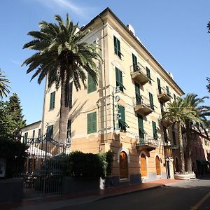 Hotel Nazionale Levanto Exterior photo