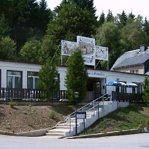 Pension Und Berggasthaus Kapellenstein Hotel Geyer Exterior photo