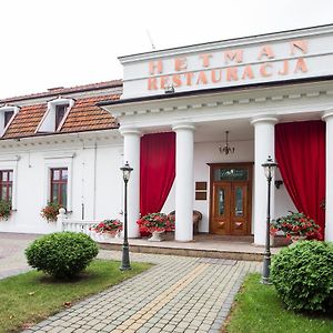 Dwor Hetman Lejlighedshotel Jarosław Exterior photo