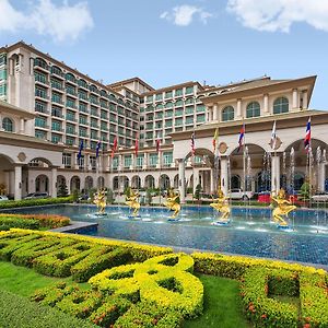 Garden City Hotel Phnom Penh Exterior photo