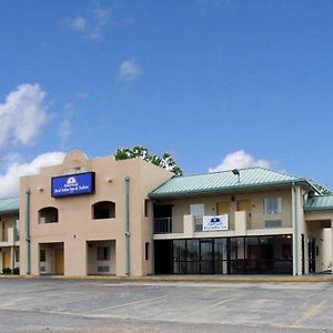 Americas Best Value Inn & Suites - Senatobia Exterior photo