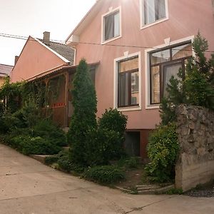 Кімнати В Центрі Hotel Uzjhorod Exterior photo