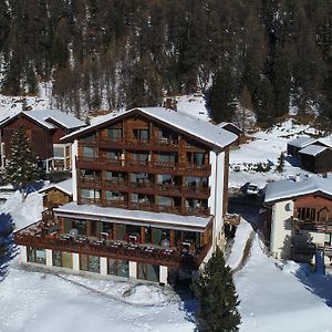 Chandolin Boutique Hotel Exterior photo