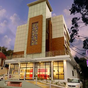 The Blooms Cochin Hotel Kochi Exterior photo