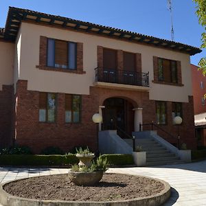 Hotel Villegas Valencia de Don Juan Exterior photo