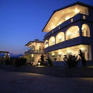 Gogas Palace Lejlighedshotel Ammoudia Exterior photo