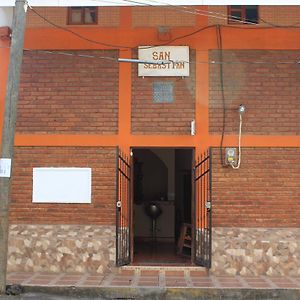 Hostal Ruinas De San Sebastian Hotel León Exterior photo